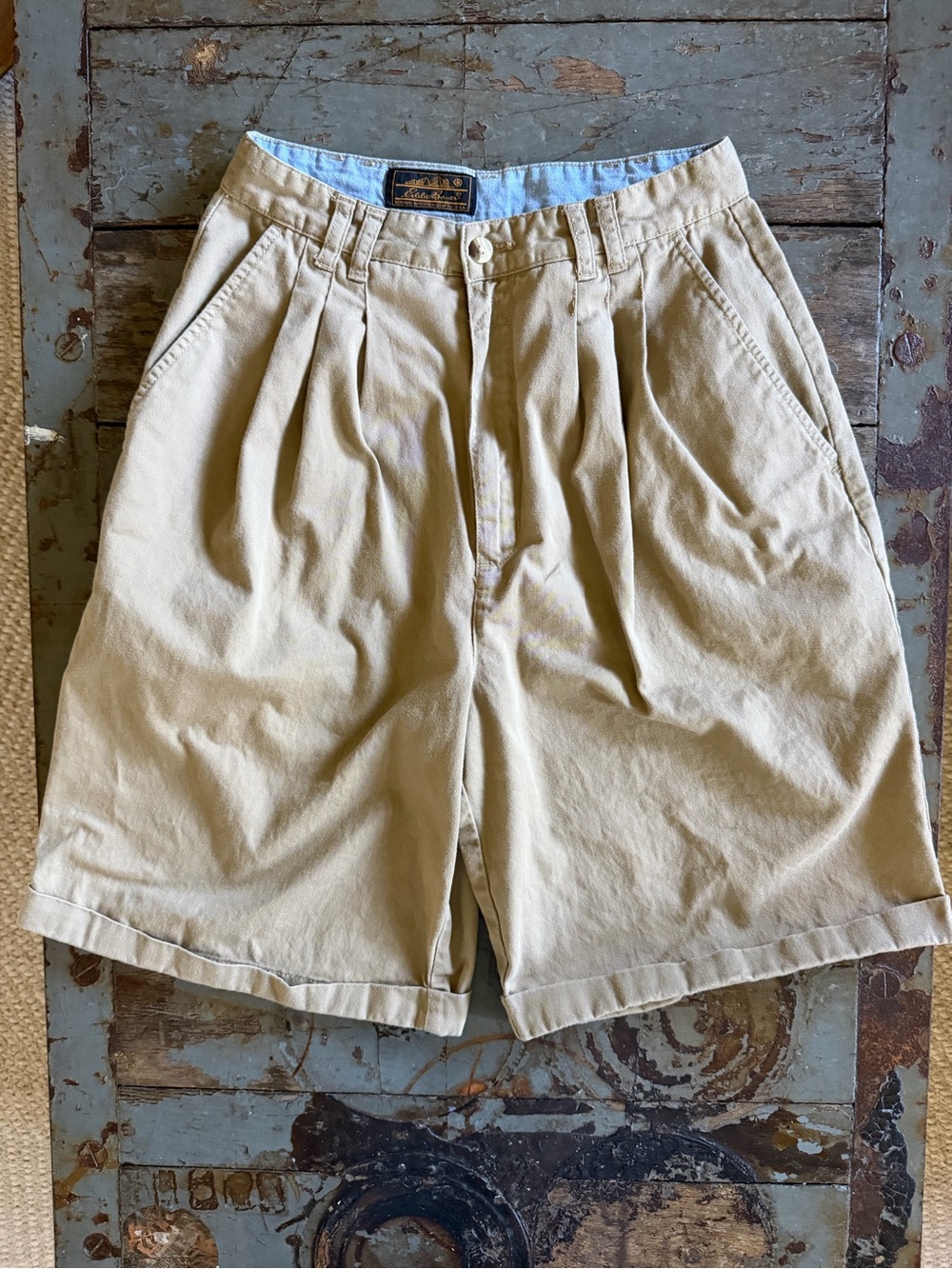 90s Eddie Bauer Pleated Bermuda Cuffed Shorts in Dark Khaki
